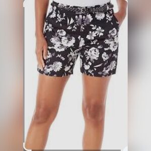 GLORIA VANDERBIL. Floral Black Women's Shorts